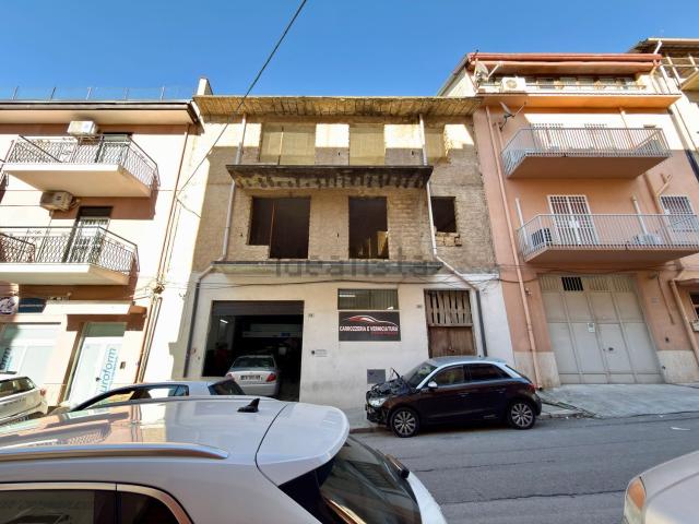 Villetta indipendente in vendita di 510 m² in Viale Libertà, 58