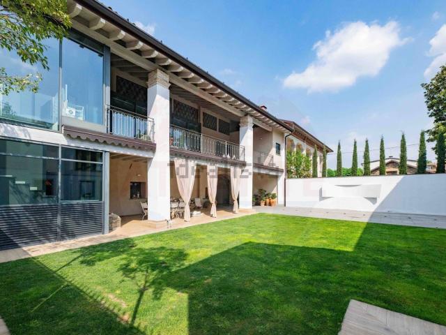 Villetta indipendente in vendita di 511 m² in Via Clemente Rivetti, 12