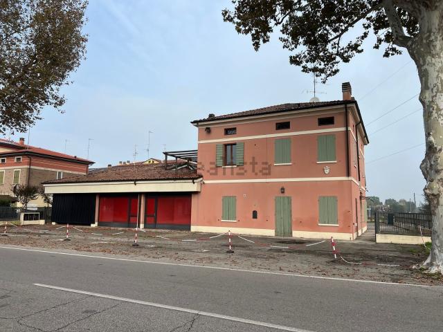 Villetta indipendente in vendita di 514 m² in Viale gramsci
