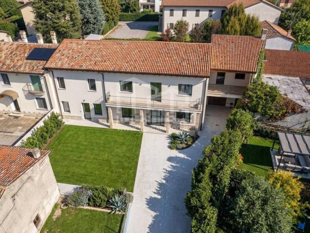 Villetta indipendente in vendita di 515 m² in Via Battaglia, 59