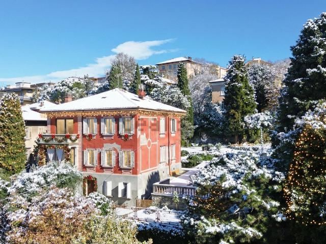 Villetta indipendente in vendita di 517 m² in Via di Chiadino, 10