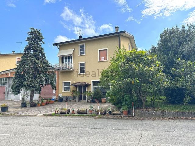 Villetta indipendente in vendita di 518 m² in Via Augusto Vaccari, 4