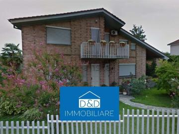 Villetta indipendente in vendita di 519 m² in Via Umberto I, 23