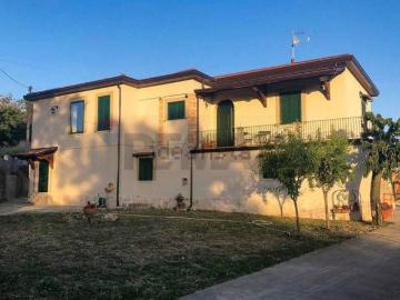 Villetta indipendente in vendita di 520 m²