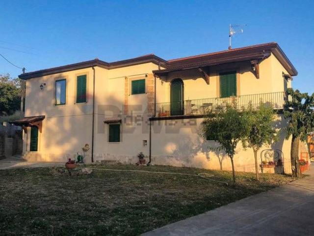 Villetta indipendente in vendita di 520 m²