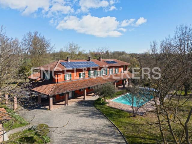 Villetta indipendente in vendita di 520 m² in Via Bricco Scaiola