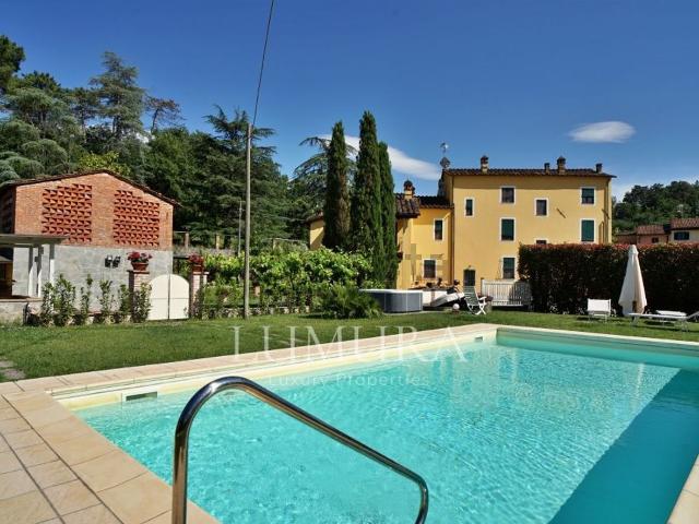 Villetta indipendente in vendita di 520 m² in Via dell&apos Ospedale I&apos , 700