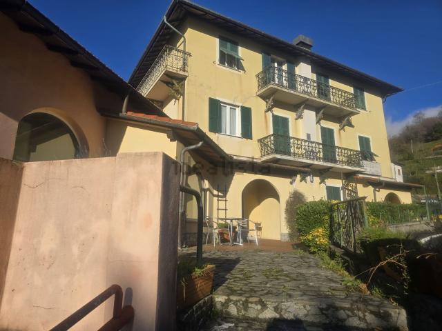 Villetta indipendente in vendita di 520 m² in Via Fado