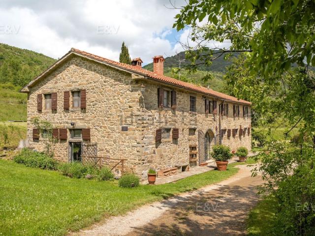 Villetta indipendente in vendita di 520 m² in Via Mandri