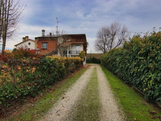 Villetta indipendente in vendita di 520 m² in Via Mulini Rangoni, 41