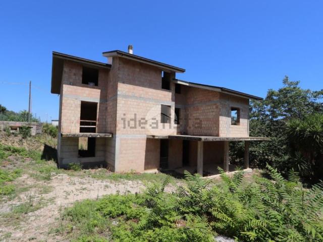 Villetta indipendente in vendita di 523 m² in Via Cavatassi, 40