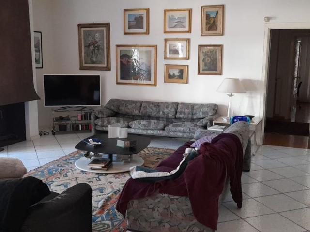 Villetta indipendente in vendita di 525 m²