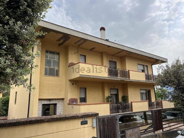 Villetta indipendente in vendita di 575 m² in Via Metauro, 6