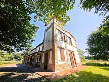 Villetta indipendente in vendita di 526 m²