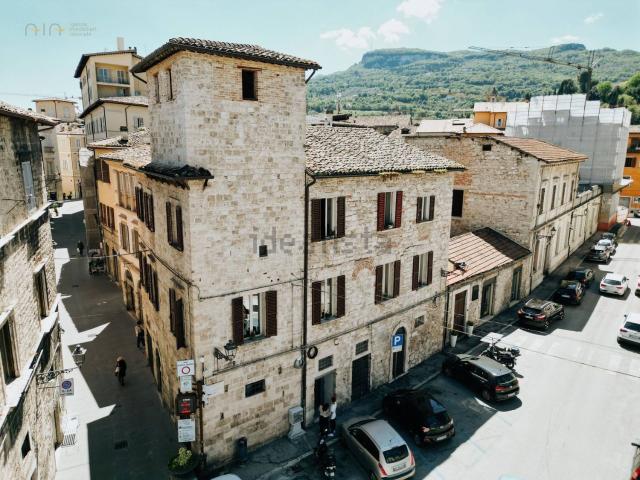 Villetta indipendente in vendita di 527 m² in Via Benedetto Cairoli, 17