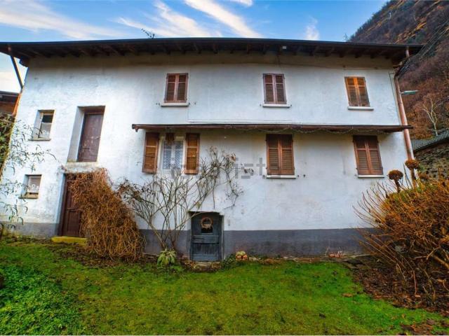 Villetta indipendente in vendita di 530 m² in Via F. M. Beltrami