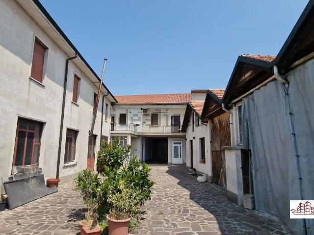 Villetta indipendente in vendita di 530 m² in Via San Massimo, 33