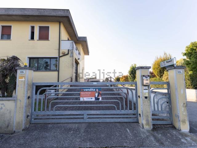 Villetta indipendente in vendita di 530 m² in Via Tito Speri, 335