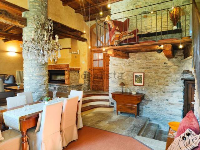 Villetta indipendente in vendita di 531 m² in Frazione Vetan