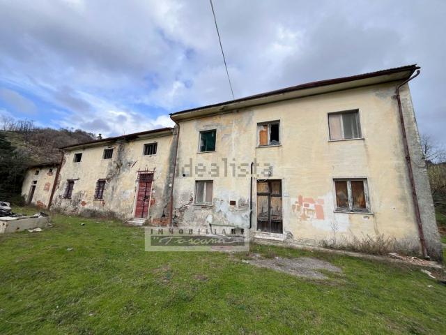 Villetta indipendente in vendita di 533 m² in Via del Borrone
