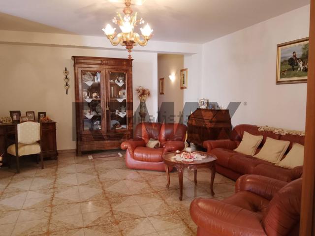 Villetta indipendente in vendita di 534 m²