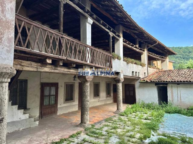 Villetta indipendente in vendita di 534 m² in Via A. Manzoni, 23