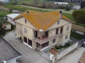 Villetta indipendente in vendita di 534 m² in Via Le Piane