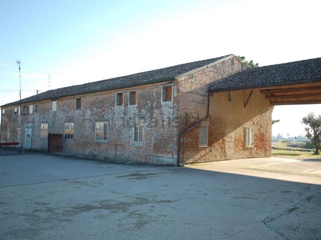 Villetta indipendente in vendita di 540 m² in Via Jusi, 1