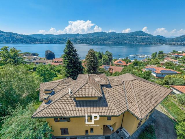 Villetta indipendente in vendita di 540 m² in Via Roncaccio