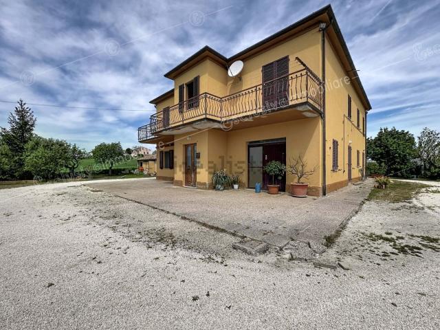 Villetta indipendente in vendita di 540 m² in Contrada Addolorata, 42