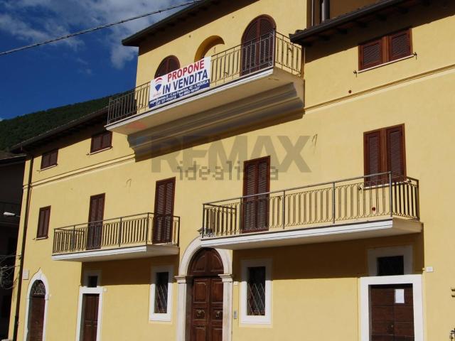 Villetta indipendente in vendita di 543 m² in Piazza Vittorio Emanuele, 8