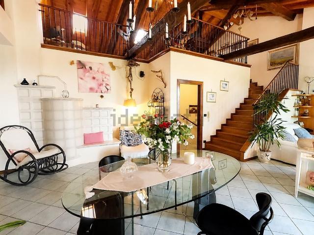 Villetta indipendente in vendita di 543 m² in Via Lino Stabile, 10