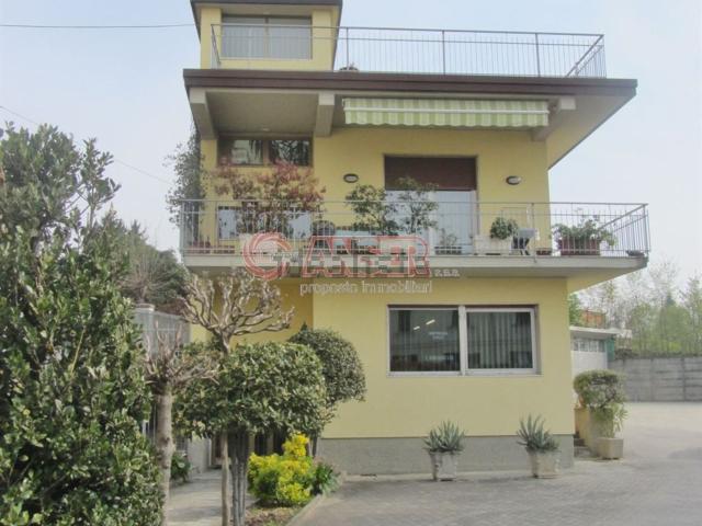 Villetta indipendente in vendita di 544 m²