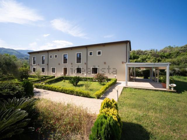 Villetta indipendente in vendita di 547 m² in Via Barcellona Castroreale