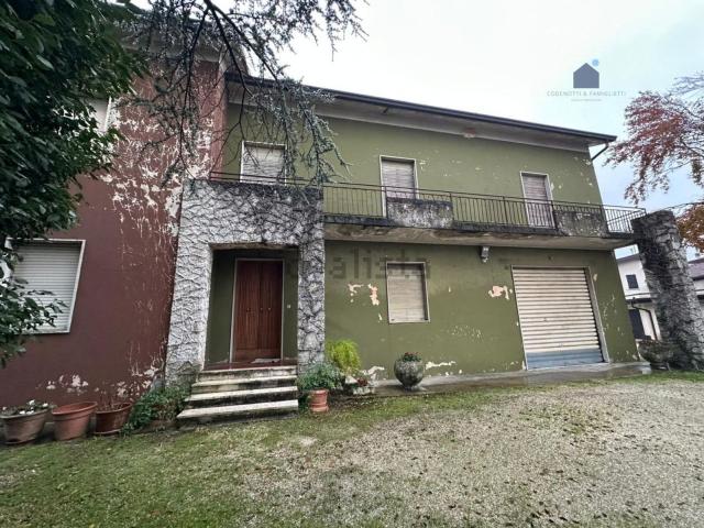 Villetta indipendente in vendita di 549 m² in Via Giacomo Matteotti, 49