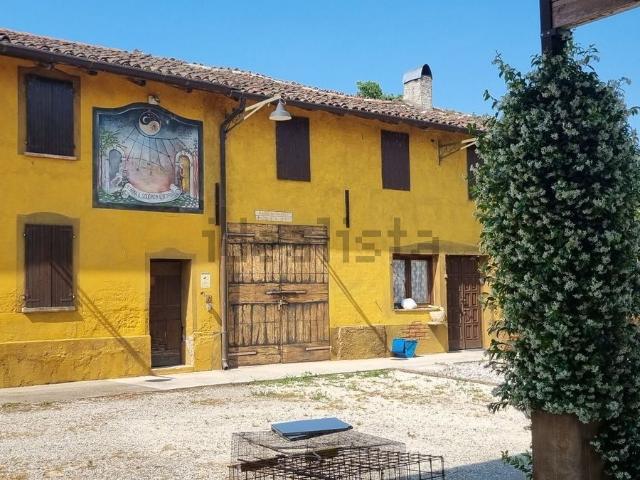 Villetta indipendente in vendita di 549 m² in Strada Esterna Rocca