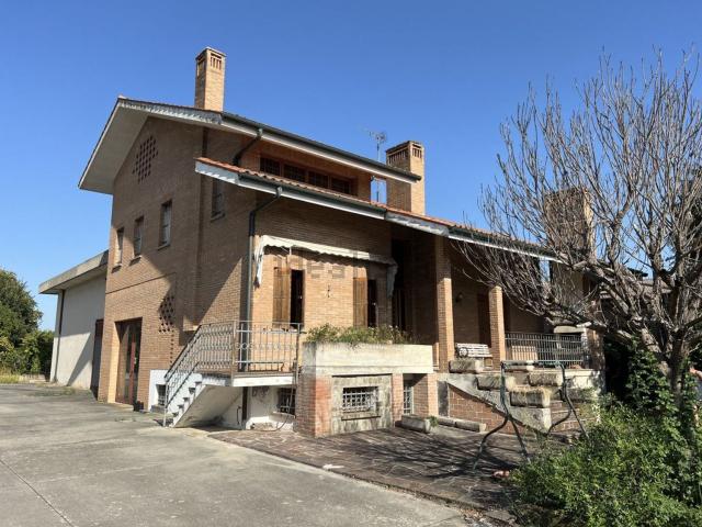Villetta indipendente in vendita di 550 m²