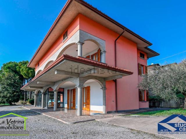 Villetta indipendente in vendita di 550 m²