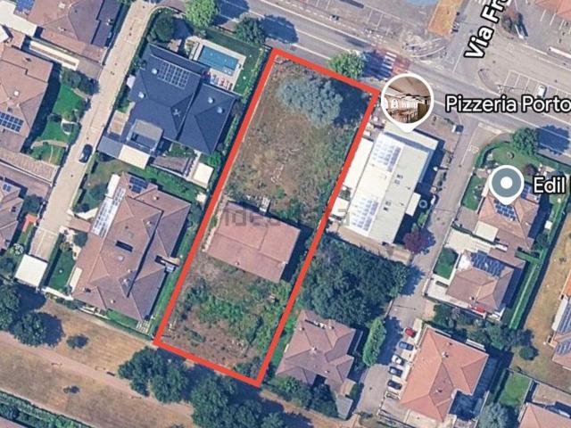 Villetta indipendente in vendita di 550 m² in Via C. Battisti, 44
