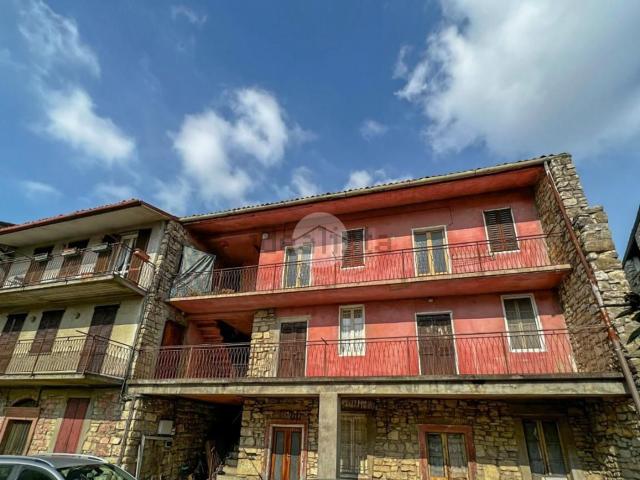 Villetta indipendente in vendita di 550 m² in Via Castello, 1