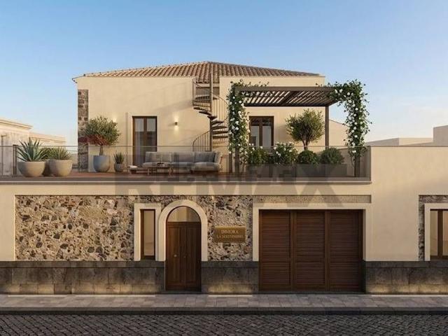 Villetta indipendente in vendita di 550 m² in Via Garibaldi, 91