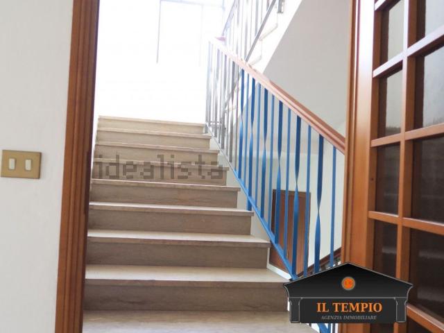 Villetta indipendente in vendita di 550 m² in Via Grazia Deledda