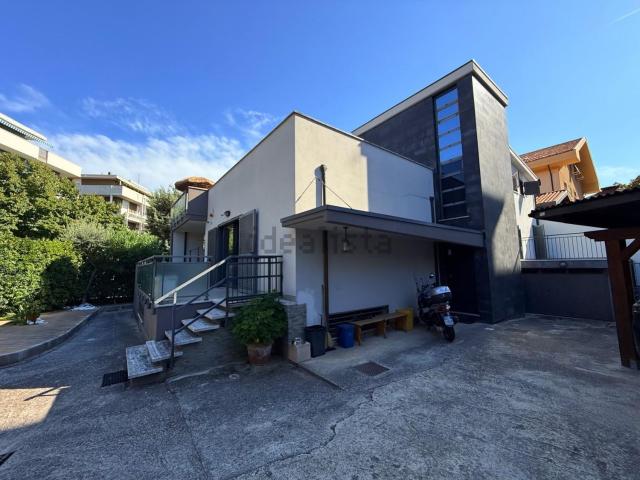 Villetta indipendente in vendita di 550 m² in Via Pian delle Mele