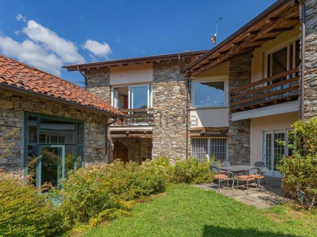 Villetta indipendente in vendita di 550 m² in Via Risorgimento, 4