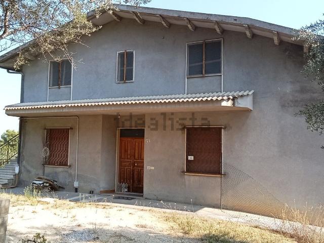 Villetta indipendente in vendita di 550 m² in Contrada Giogo, 10