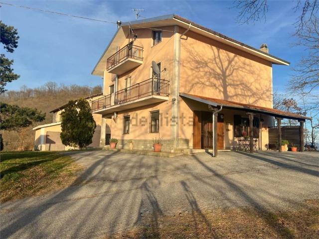 Villetta indipendente in vendita di 550 m² in Frazione Monti, 2