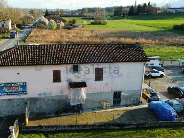 Villetta indipendente in vendita di 550 m² in Frazione Stazione Portacomaro