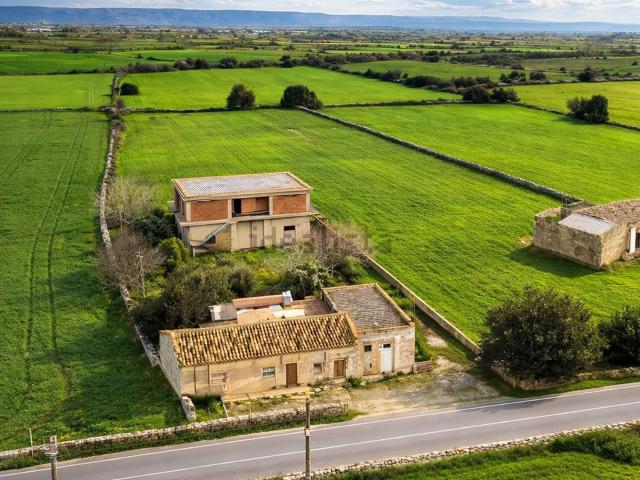 Villetta indipendente in vendita di 550 m² in Strada Provinciale 34