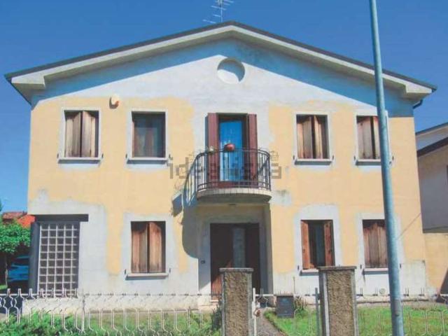 Villetta indipendente in vendita di 552 m² in Via Confine, 12