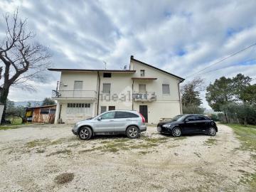 Villetta indipendente in vendita di 552 m² in Via Cà Bernardo, 1